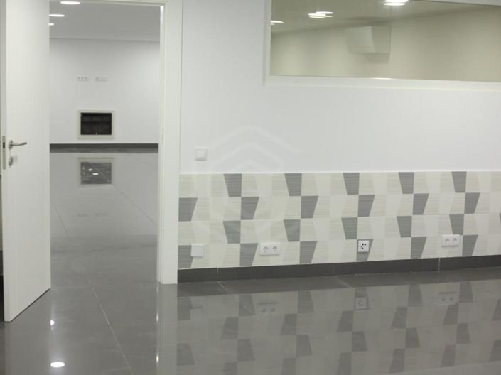 Image No.40-4 Bed House for sale