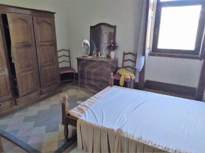 Image No.18-7 Bed House for sale