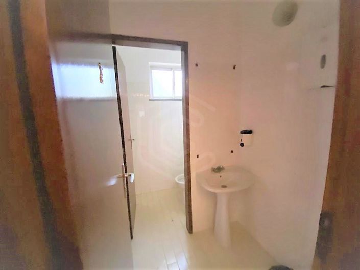 Image No.15-3 Bed House for sale