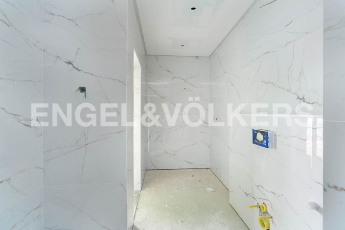 Image No.13-4 Bed House for sale