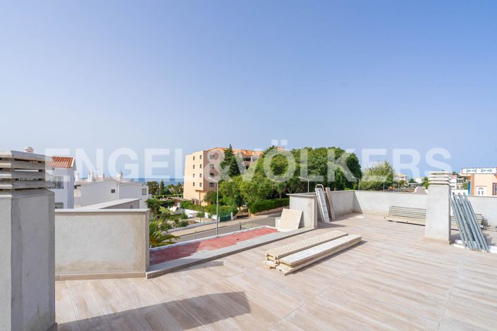 Image No.4-4 Bed House for sale