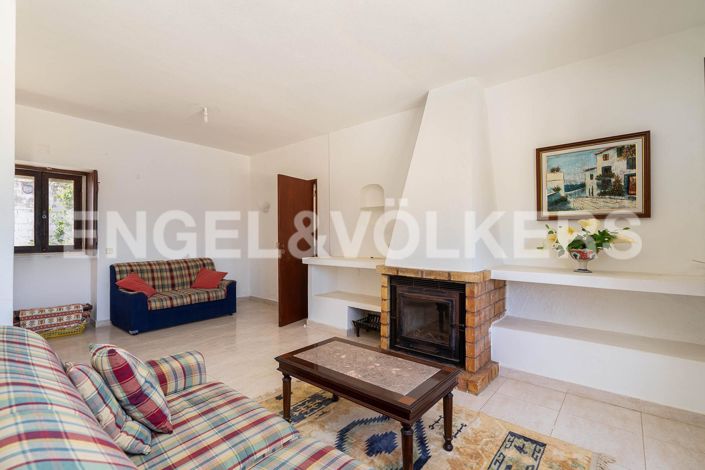 Image No.12-4 Bed House for sale