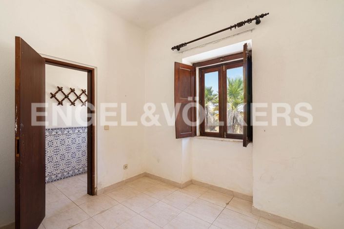 Image No.16-4 Bed House for sale