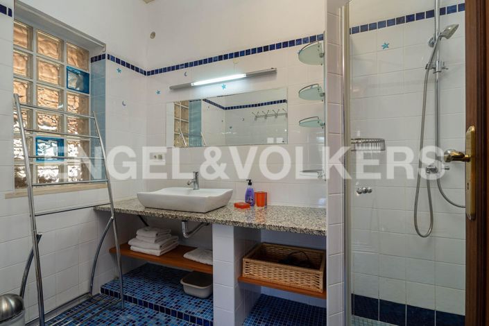 Image No.9-3 Bed House for sale