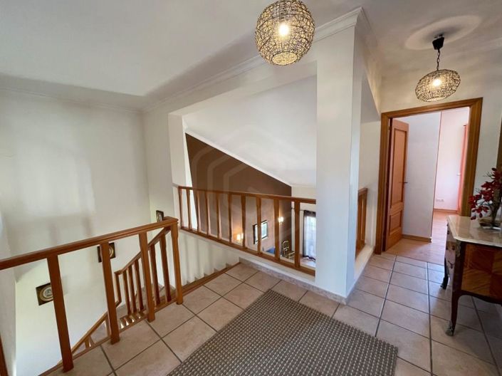 Image No.12-3 Bed House for sale