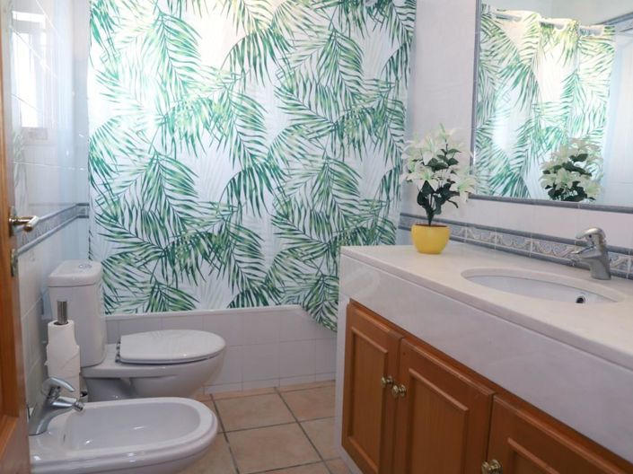 Image No.18-3 Bed House for sale