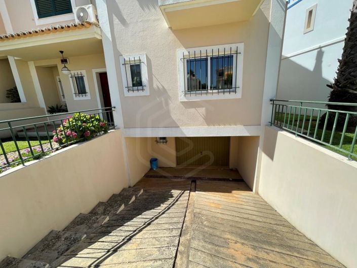 Image No.23-3 Bed House for sale