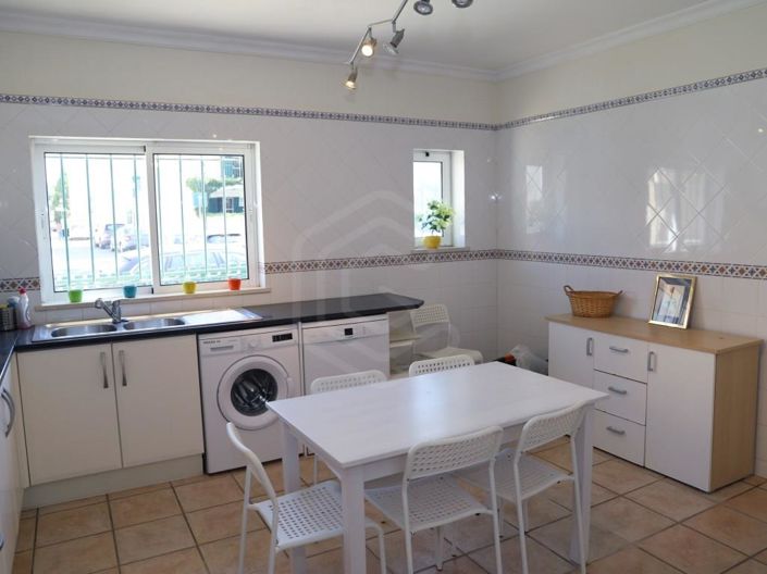 Image No.8-3 Bed House for sale