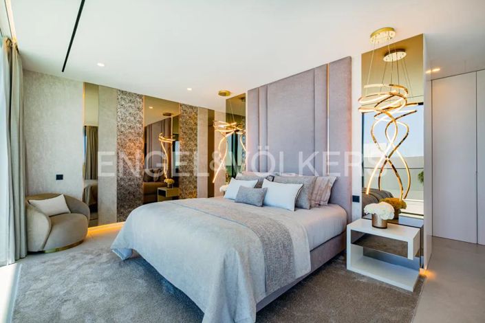 Image No.25-5 Bed House for sale