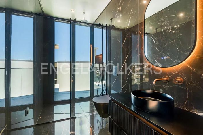 Image No.32-5 Bed House for sale