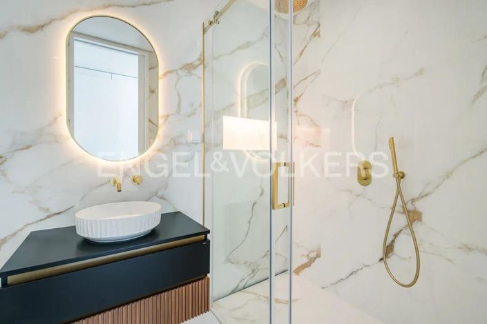 Image No.35-5 Bed House for sale