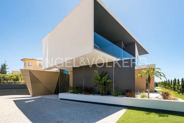 Image No.4-5 Bed House for sale