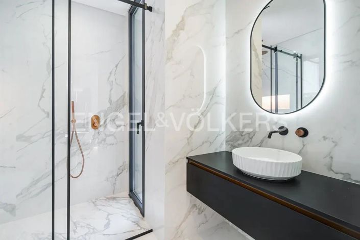 Image No.45-5 Bed House for sale