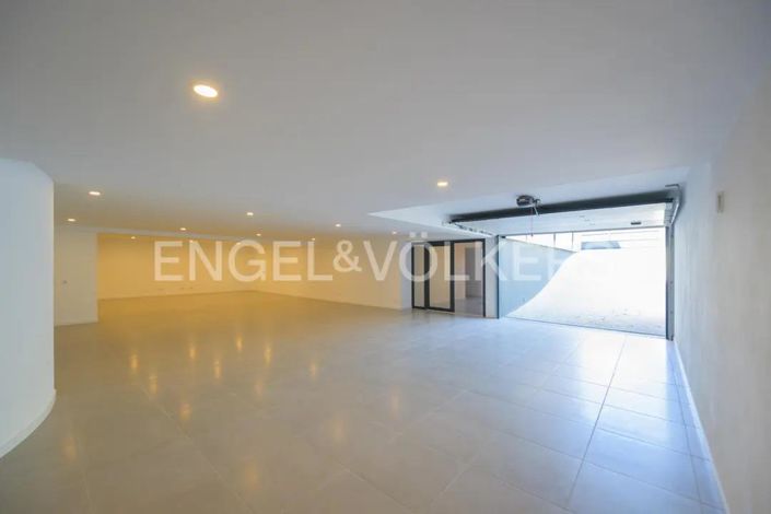 Image No.47-5 Bed House for sale