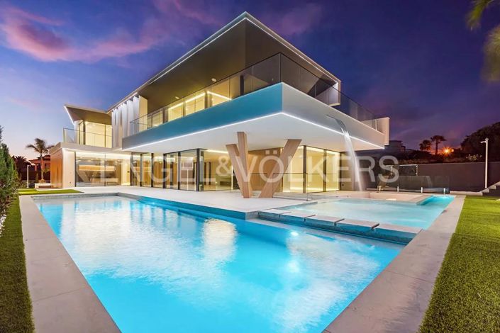 Image No.56-5 Bed House for sale