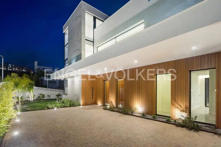 Image No.14-4 Bed House for sale