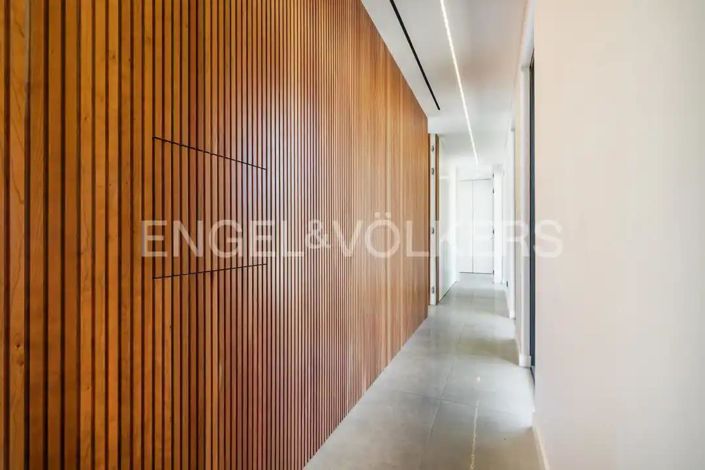 Image No.34-4 Bed House for sale