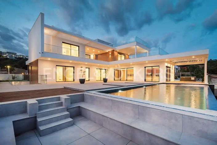 Image No.6-4 Bed House for sale