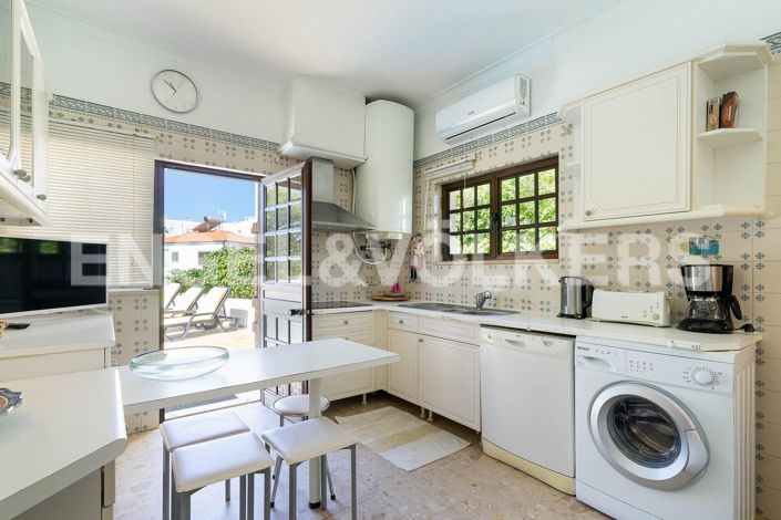 Image No.16-4 Bed House for sale