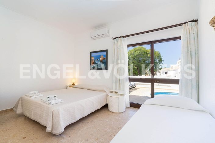 Image No.19-4 Bed House for sale