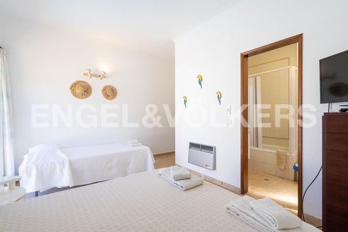 Image No.20-4 Bed House for sale