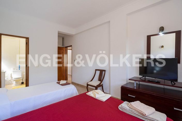 Image No.27-4 Bed House for sale