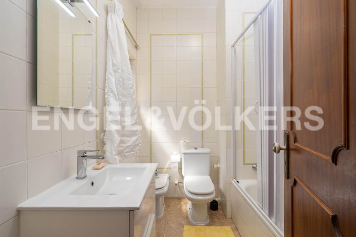 Image No.28-4 Bed House for sale