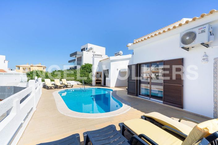 Image No.4-4 Bed House for sale