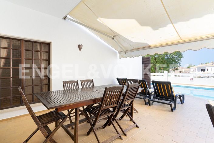 Image No.8-4 Bed House for sale