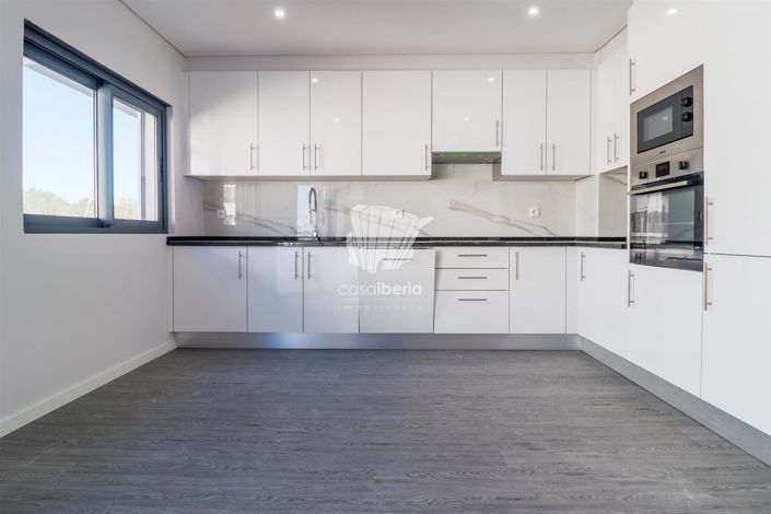 Image No.10-3 Bed Apartment for sale