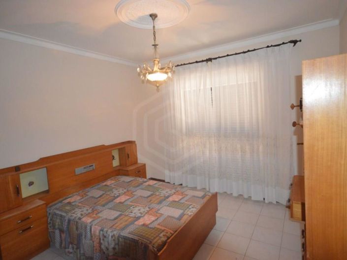 Image No.18-4 Bed House for sale