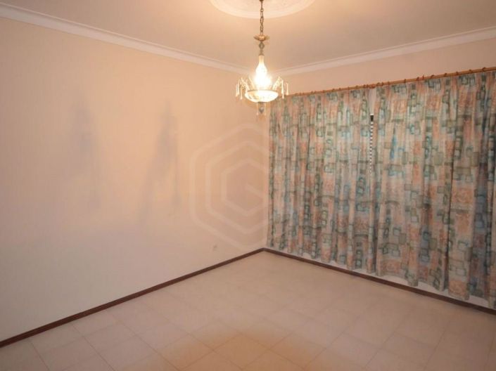 Image No.20-4 Bed House for sale