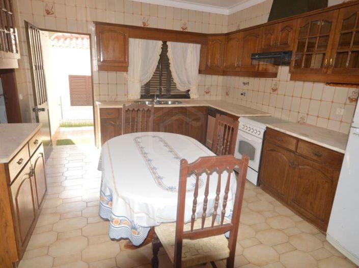 Image No.27-4 Bed House for sale