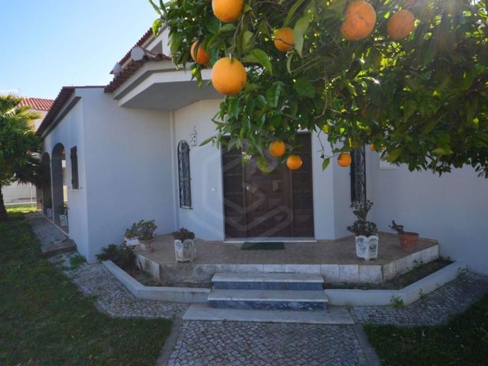 Image No.8-4 Bed House for sale