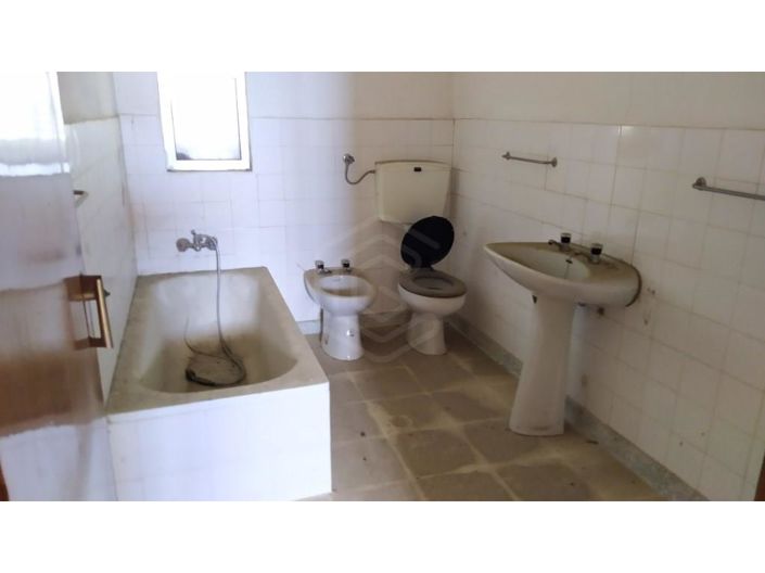 Image No.33-6 Bed House for sale