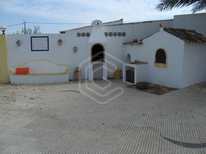 Image No.2-4 Bed House for sale