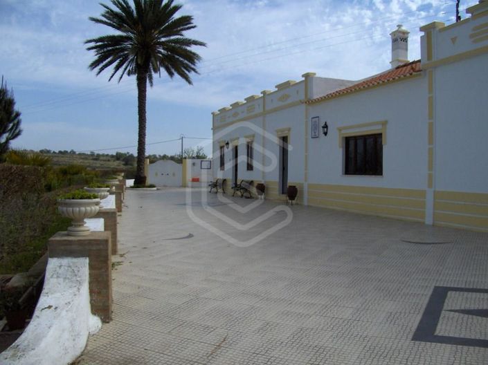 Image No.6-4 Bed House for sale