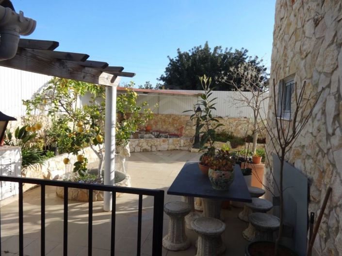 Image No.17-5 Bed House for sale