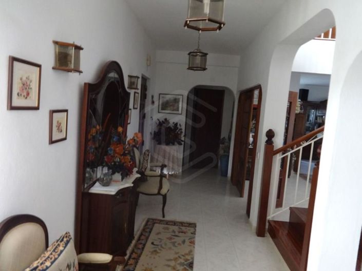 Image No.6-5 Bed House for sale