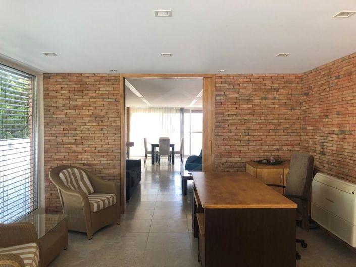 Image No.26-4 Bed House for sale