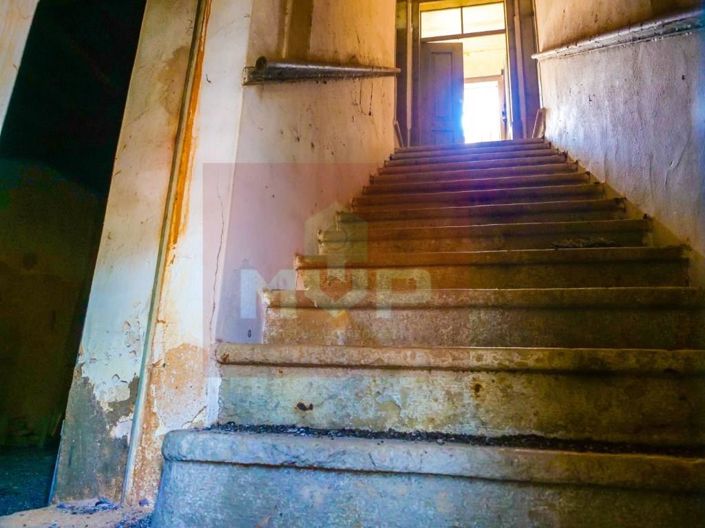 Image No.12-13 Bed House for sale