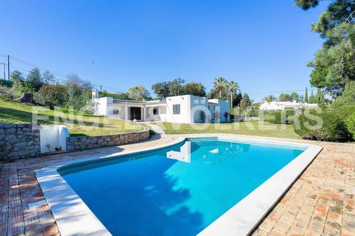 Image No.1-5 Bed House for sale