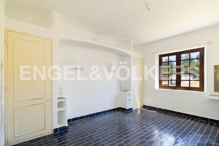 Image No.13-5 Bed House for sale