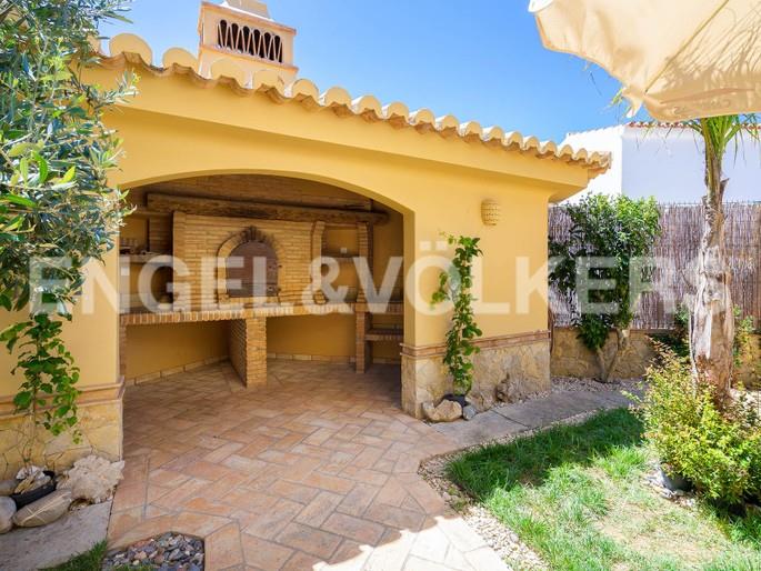 Image No.12-4 Bed House for sale