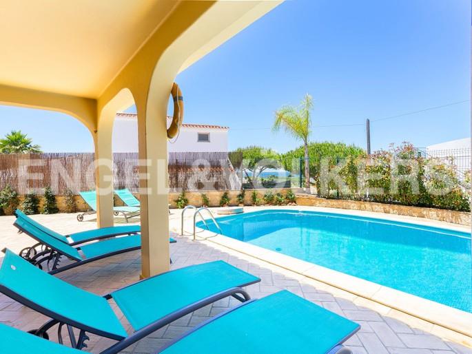 Image No.2-4 Bed House for sale