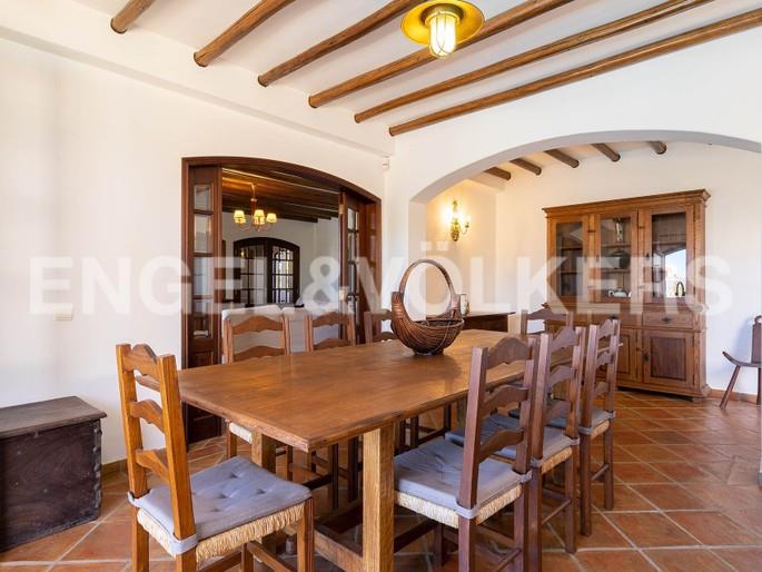 Image No.9-4 Bed House for sale