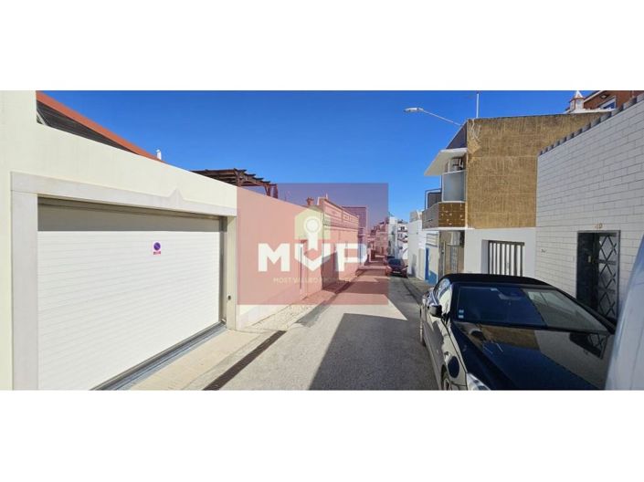 Image No.17-3 Bed House for sale