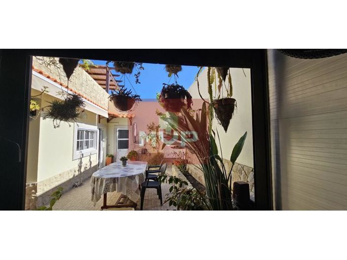 Image No.44-3 Bed House for sale