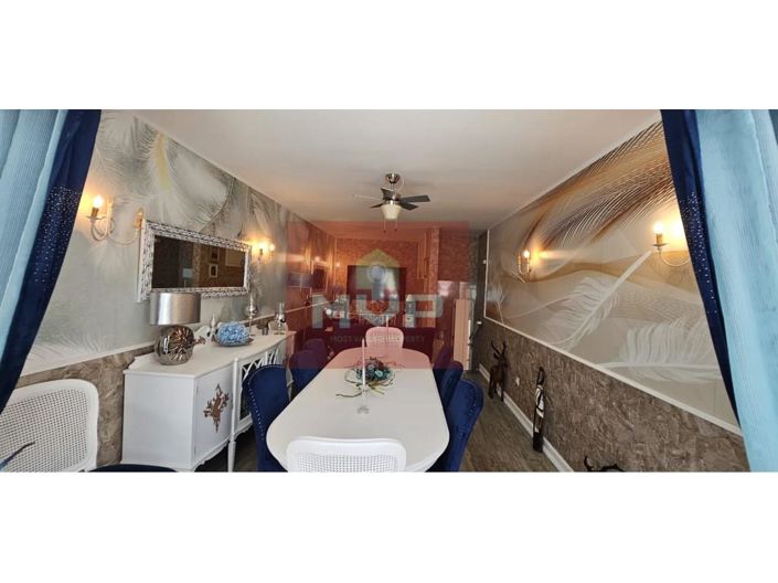 Image No.8-3 Bed House for sale