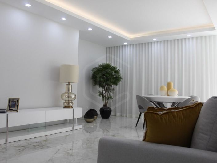 Image No.25-3 Bed Apartment for sale